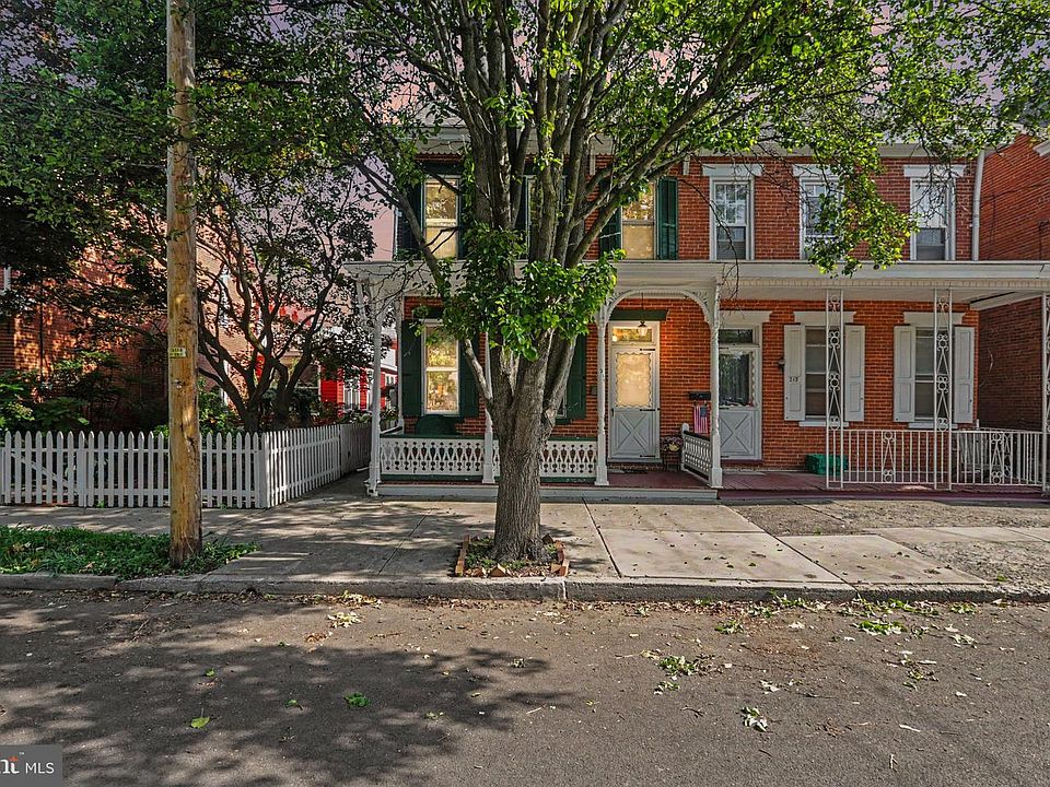 1st image of 215 Walnut St