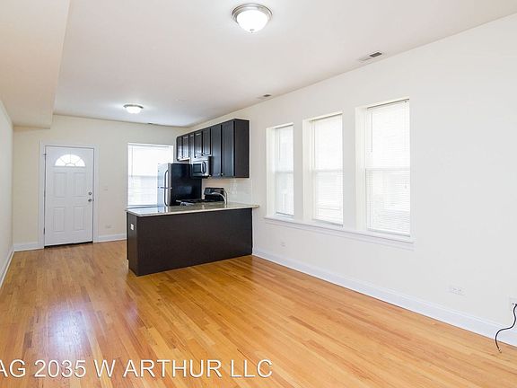 3rd image of 6448 N Seeley Ave APT 1