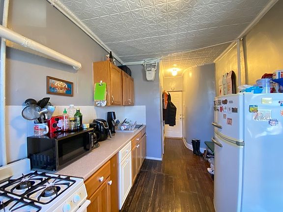 3rd image of 373 Columbia St APT 3F