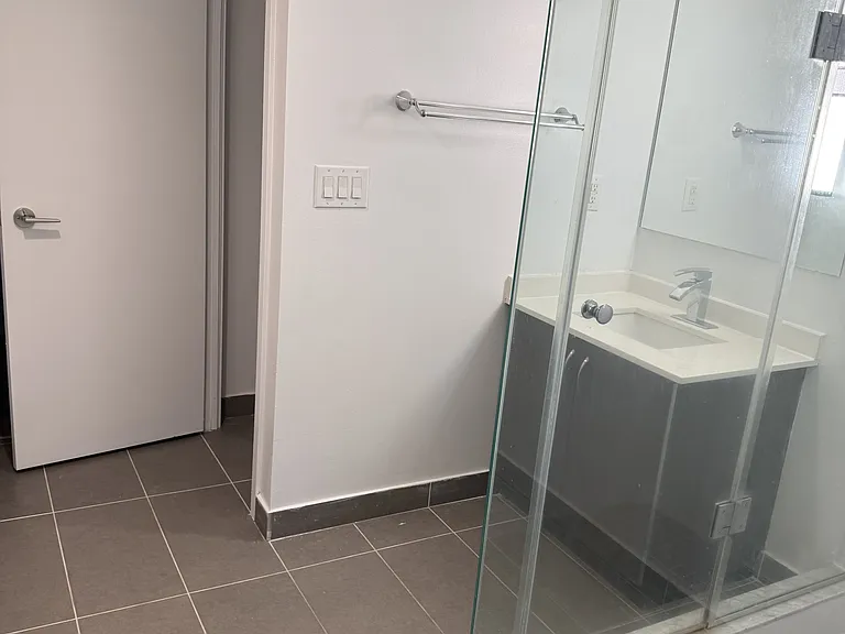 320 Richmond St E #208 — Photo 16