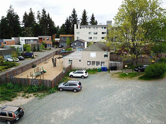 3rd image of 11719 15th Ave NE