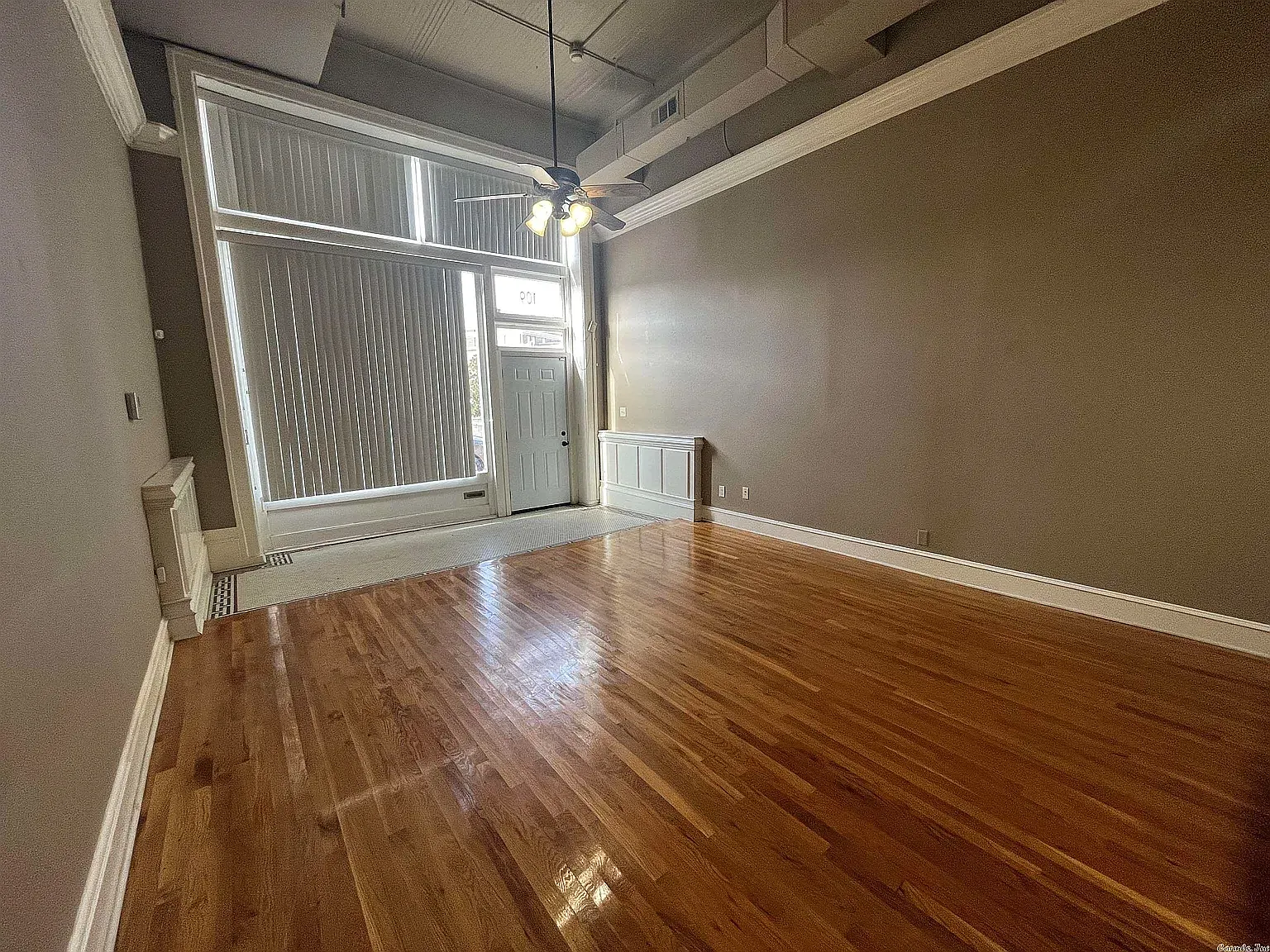 101 S Victory Street — Photo 3