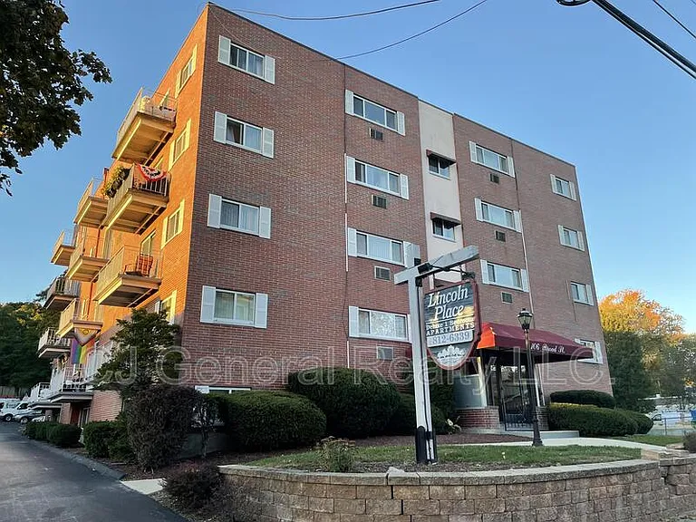 106 Broad St #52 — Photo 12