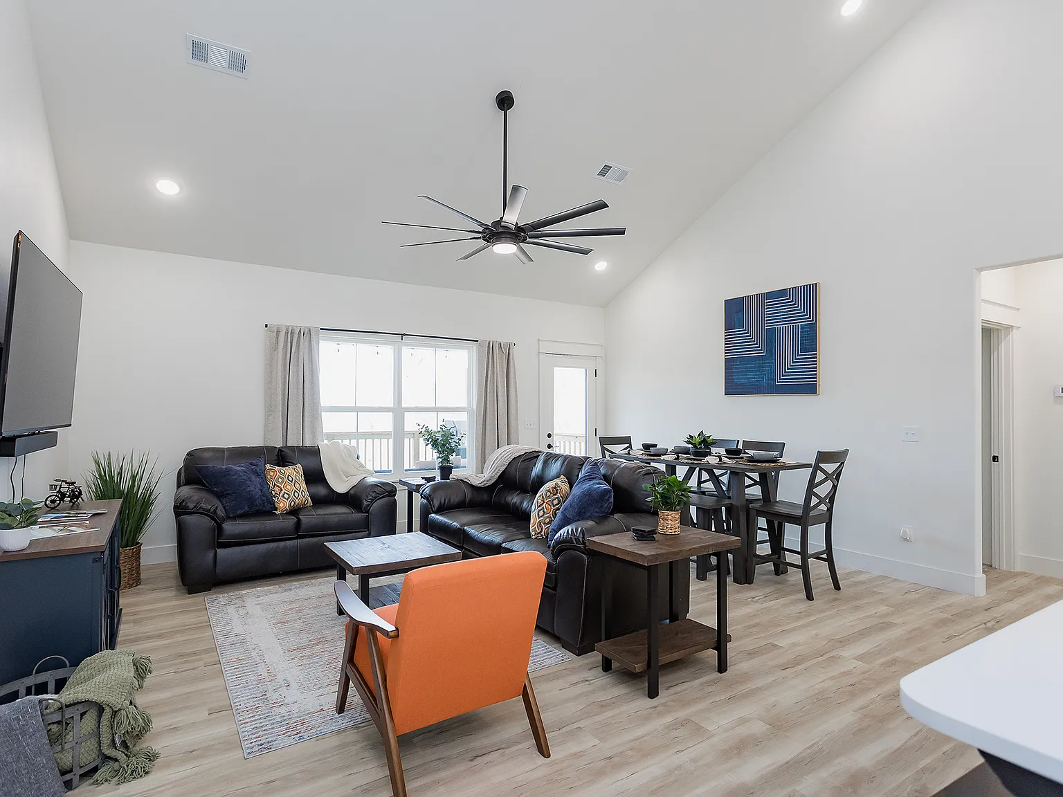 3 bed, 1495 sqft, $2,800 — Photo 3