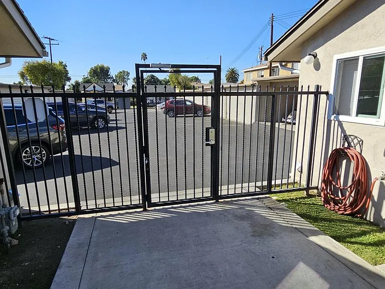 7041 Pickering Ave #9 — Photo 10