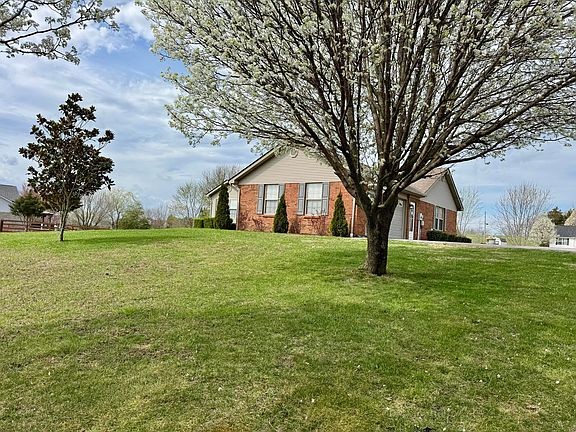 3rd image of 336 Springhurst Dr