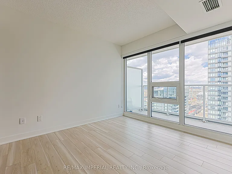 17 Bathurst St #2707 — Photo 21