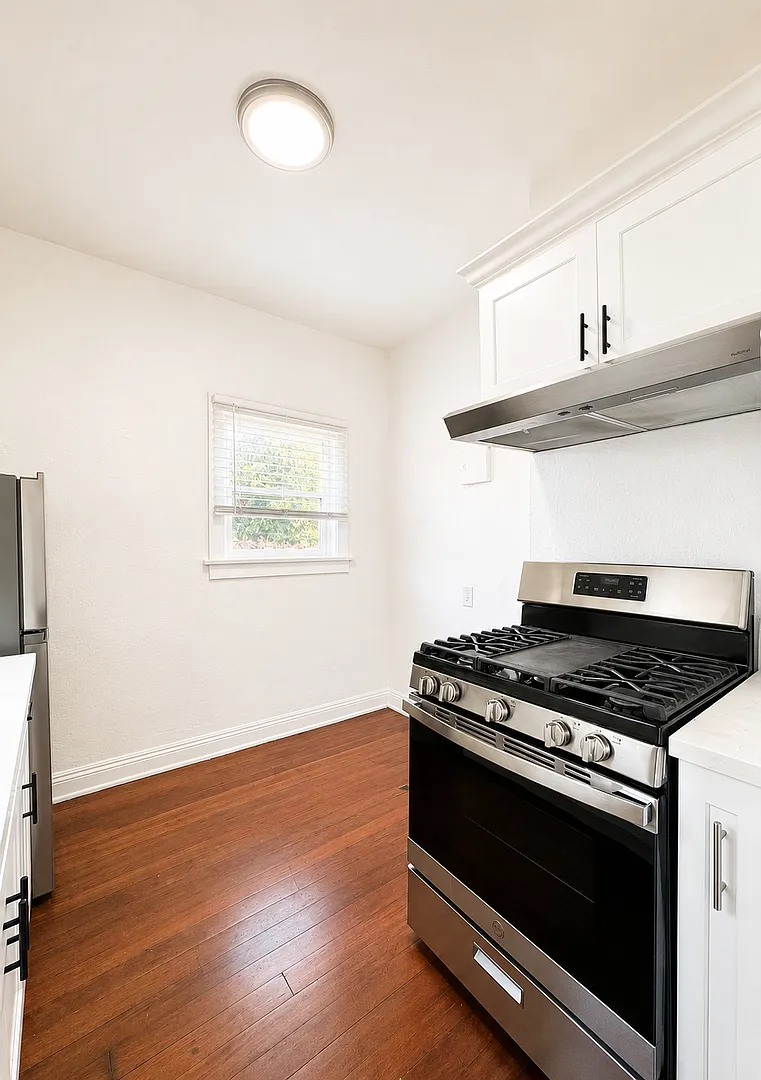 450 S Benton — Photo 4