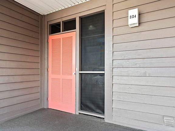 4th image of 208 North Ocean Blvd. #324