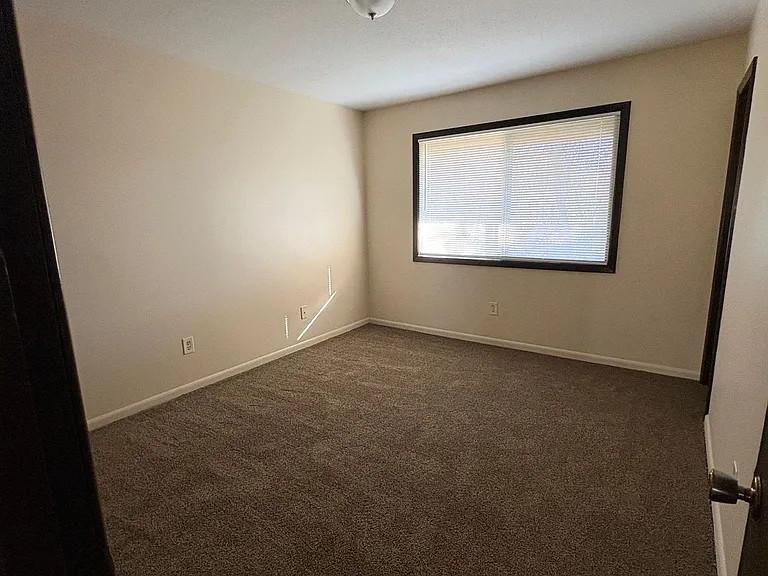 Rocklyn Court Apartments — Photo 9