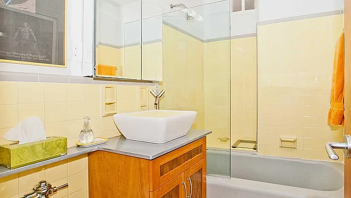 Sold by Fenwick Keats Real Estate | media 6