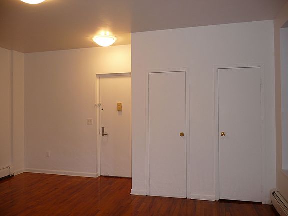 3rd image of 221 E 111th St APT 3C