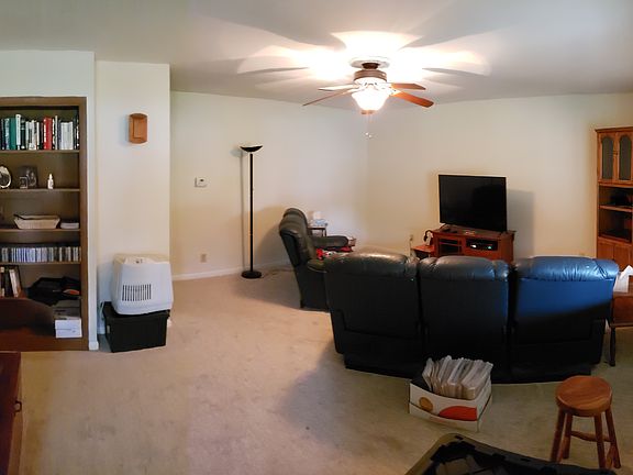 2nd image of 407 W Oglesby St