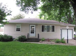 410 E Brown St, Luverne, MN 56156