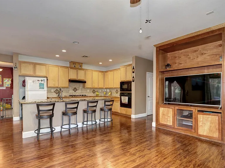 1817 Redondo Rd — Photo 2