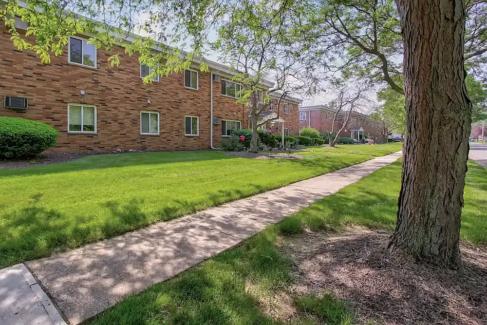Knickerbocker Apartments — Photo 4