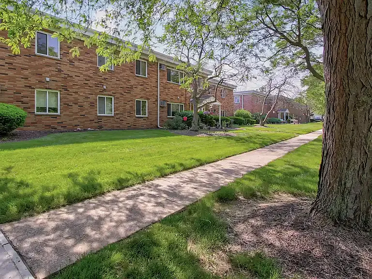 Knickerbocker Apartments — Photo 4