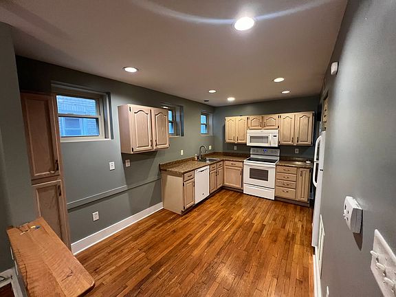 3rd image of 119 Central Sq APT 1