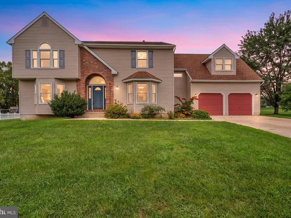 515 Macintosh Dr, Mullica Hill, NJ 08062