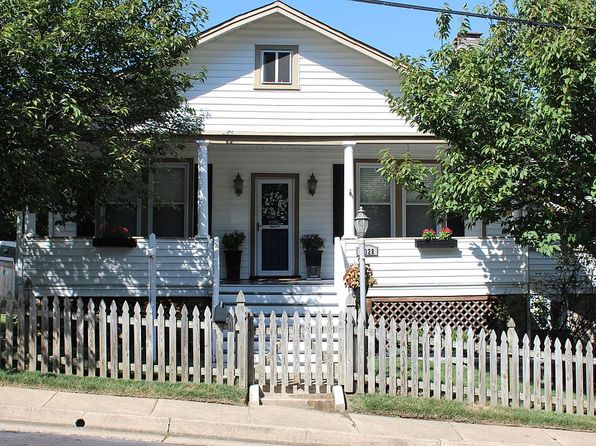1328 Maple Ave