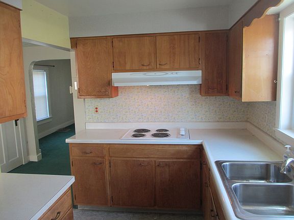 5th image of 2046 Brookline Ave