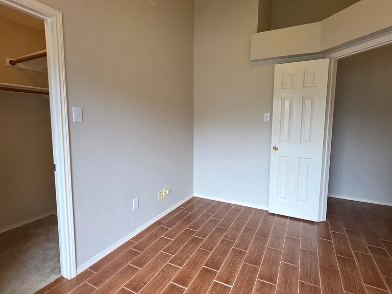 1268 Topeka Dr — Photo 25