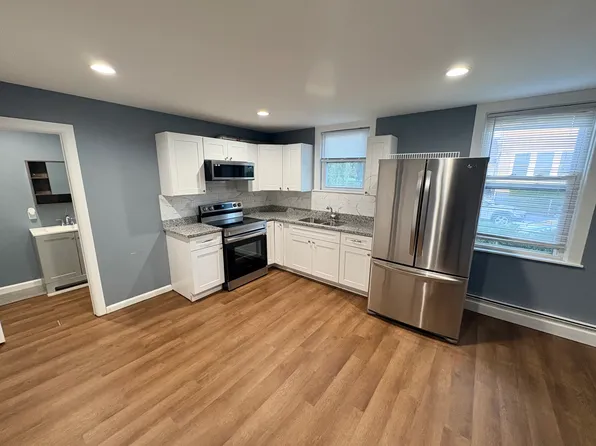 18 Loreto St #1, Providence, RI 02904