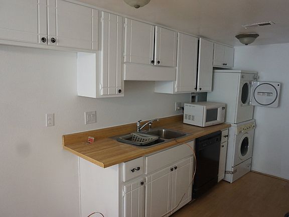 5th image of 3355 S Flower St Unit 62