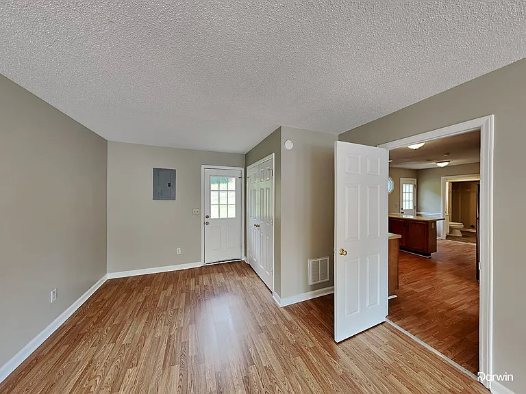 4 Delwin Ct — Photo 27