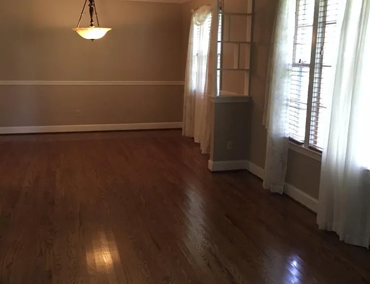 115 Battle Ave — Photo 2