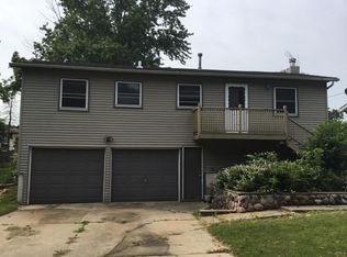 205 3rd St NE, Dodge Center, MN 55927