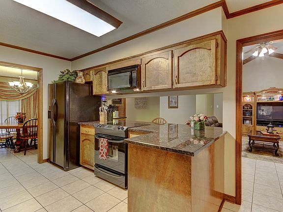 4th image of 205 Edie Ann Dr