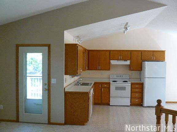 4th image of 730 Woodland Dr