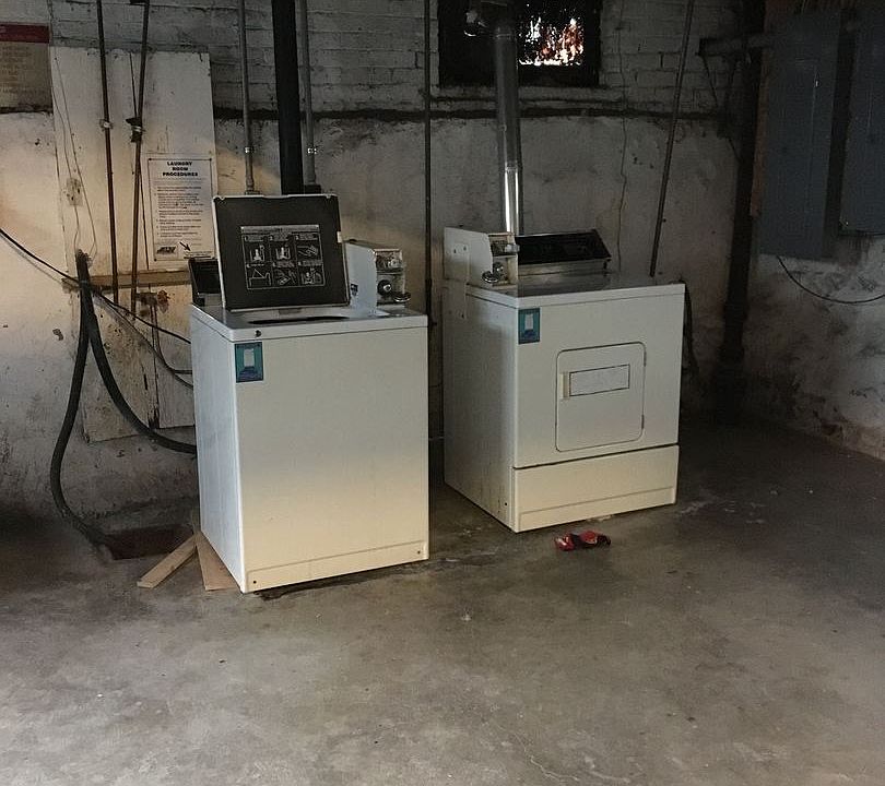1st image of 400 Kendall Pl APT 9