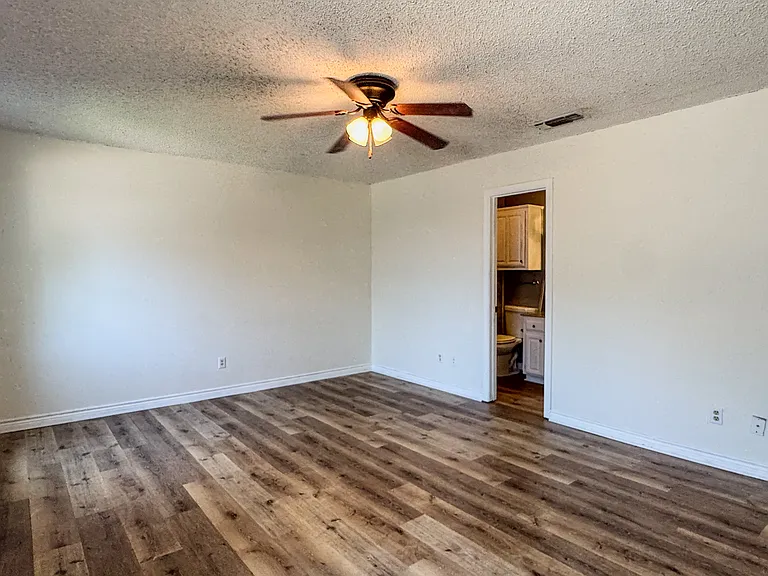 3016 Eastland Ave — Photo 12