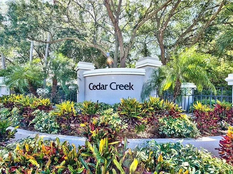 8850 Creek Run Dr — Photo 17
