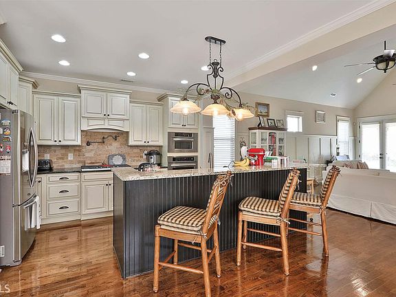 5th image of 94 Beacon Crst