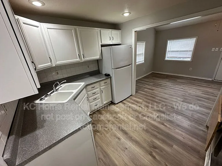 8538 England St — Photo 12