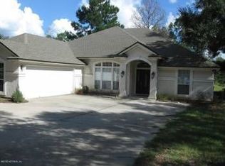 190 Swan Lake Dr, Melrose, FL 32666