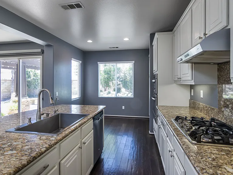 28031 Alta Vista Ave — Photo 11