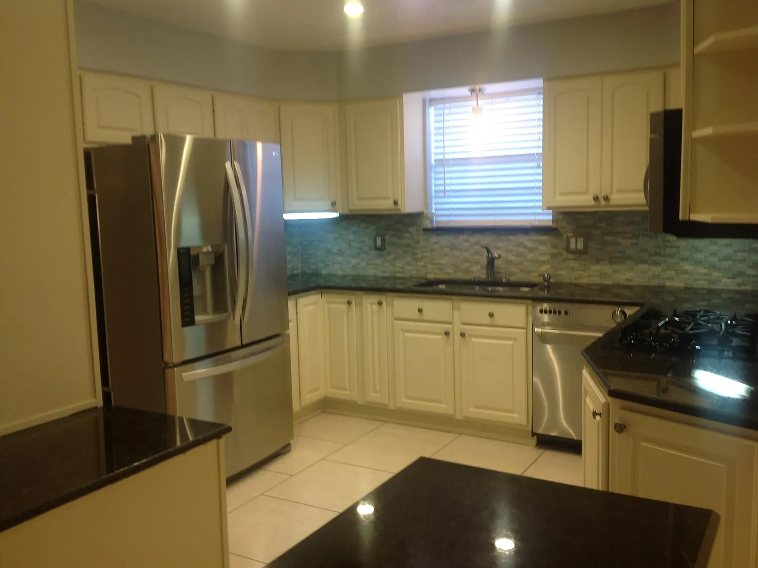 4 bed, 2240 sqft, $2,450 — Photo 2