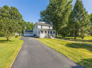 82 Chapel St, Canandaigua, NY 14424