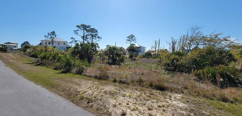 1st image of 18 Mariner Ln