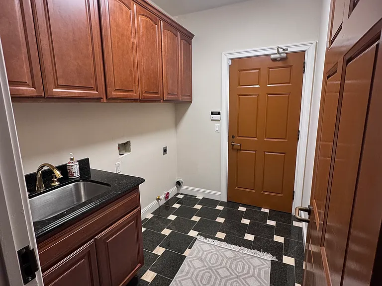 1673 Richardson Ct — Photo 11