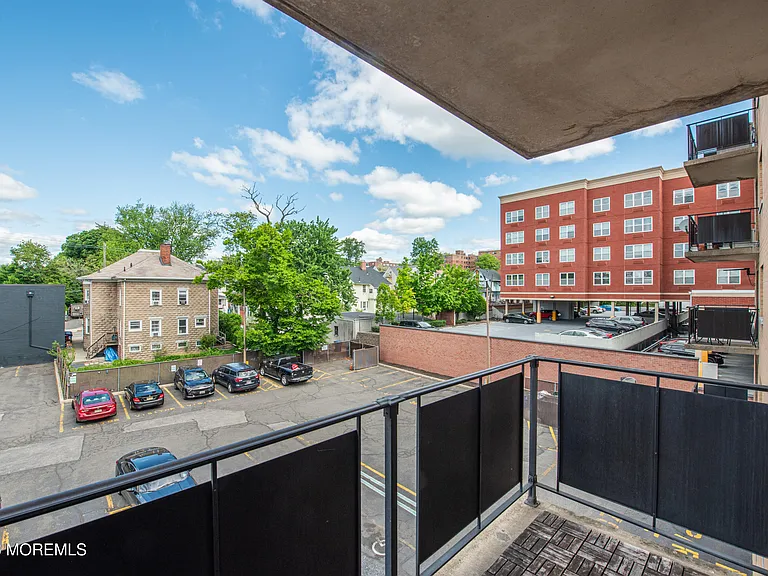 5 Linden St #3J — Photo 17