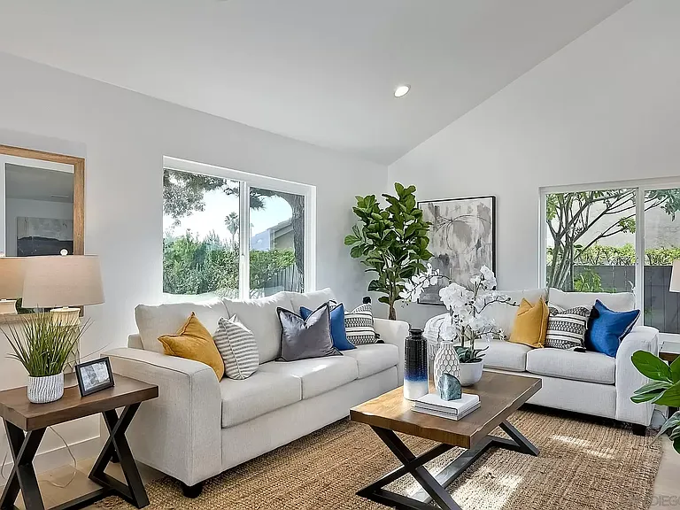 2722 La Golondrina St — Photo 22