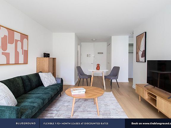 4th image of 400 Chambers St #7T