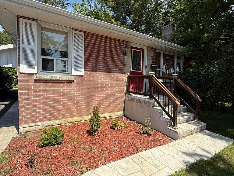 88 Crestview Ave — Photo 3