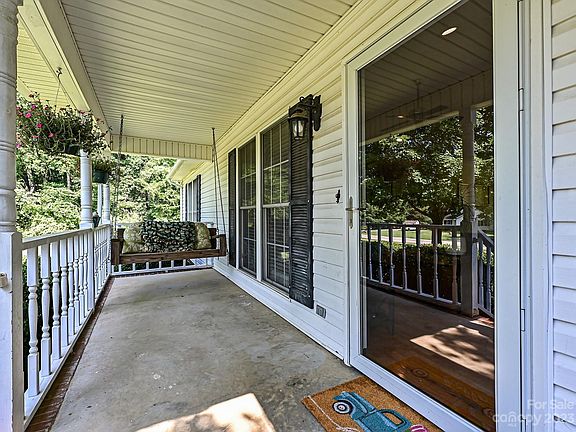 3rd image of 3115 Chapman Cir