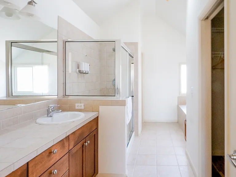 1018 Taylor Ave N #C — Photo 31